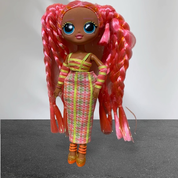 Lol Suprise Neon Glow & Candylicious - Picture 2 of 3